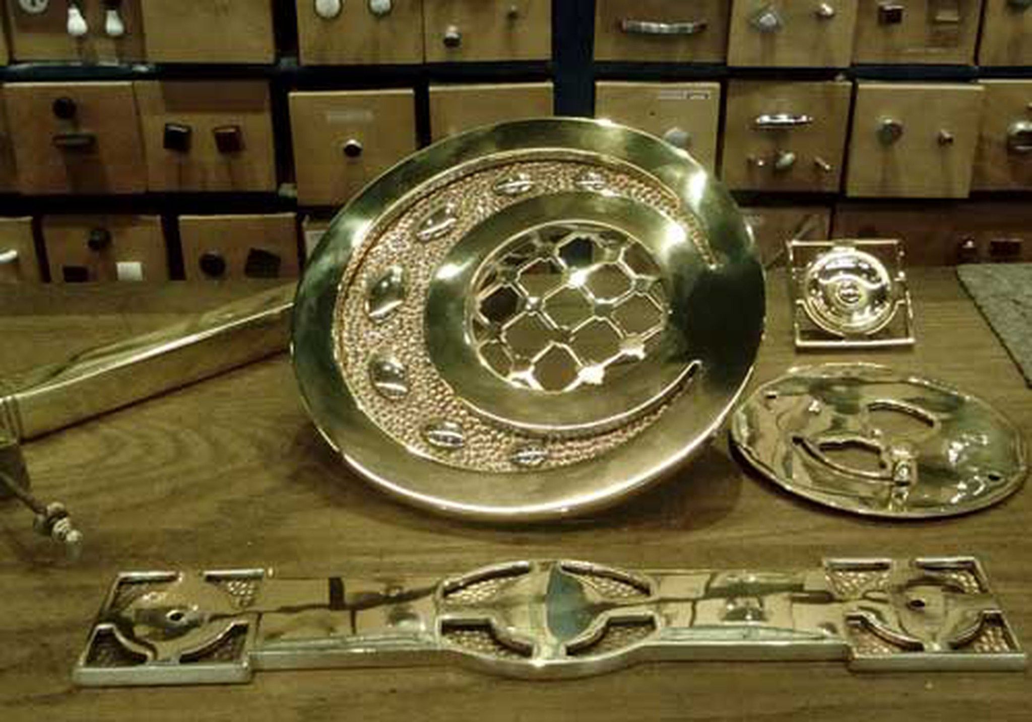 Antes y después de una restauración de metales en Bolibar