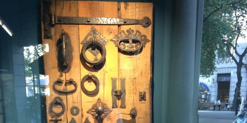 La forja artesanal per a decoració dʻinteriors