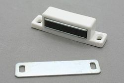 Fermeture magnétique 111-R YM0011