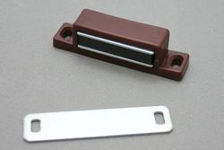 Fermeture magnétique 111-R YM0011