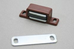 Fermeture magnétique 118-R YM0018