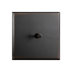 Interrupteurs et prises modèle REGENT par Atelier Luxus