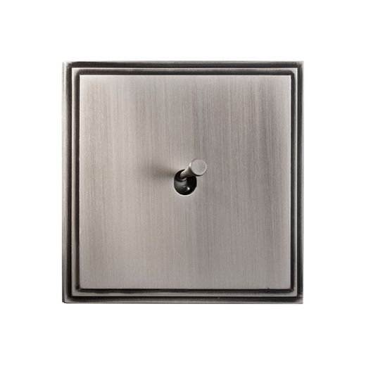 Interrupteurs et prises modèle TIARA par Atelier Luxus