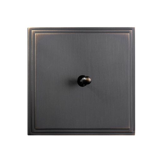 Interrupteurs et prises modèle TIARA par Atelier Luxus