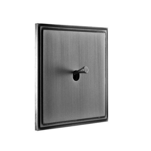 Interrupteurs et prises modèle TIARA par Atelier Luxus