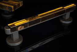 Poignée de porte intérieure de la collection Emporia avec motif œil de tigre, 300 mm