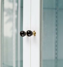 Bouton en verre avec un pochoir A999