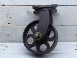 Roue en fer à base pivotante VR8001HI15