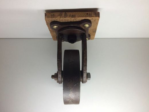 Roue en fer à base pivotante VR8001HI15