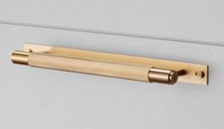 Poignée texturée Buster + Punch avec plaque A2620