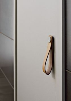 Poignée de traction plate longue en cuir SR.00.001 JNF A6100