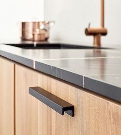 Poignée de station 437620 Pièce de mobilier A4377