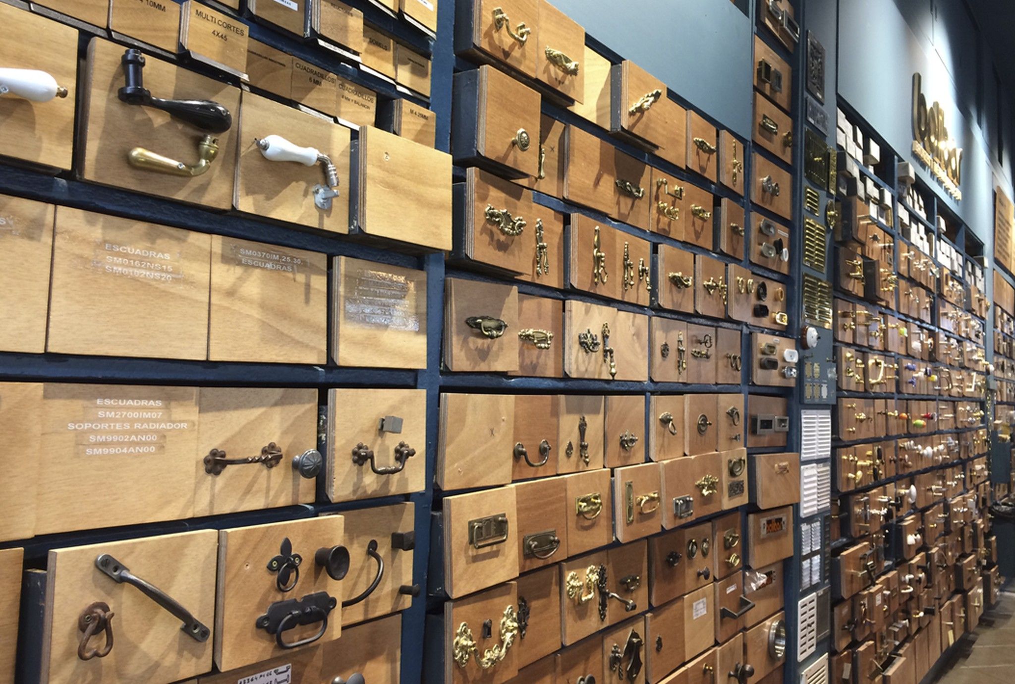 El mueble de cojones incónico en la actualidad